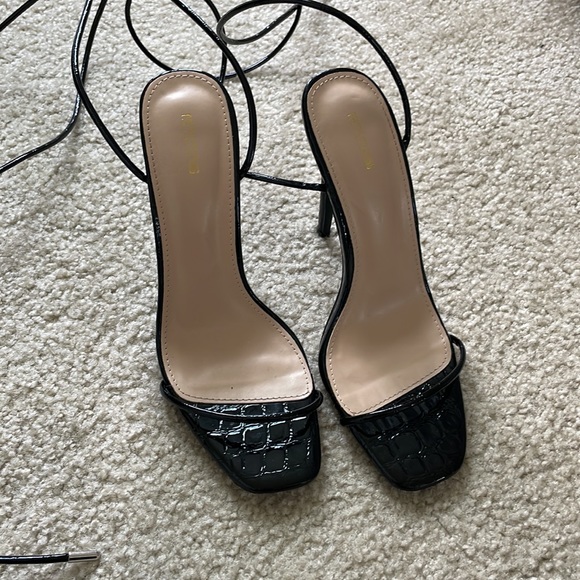 PLT black strappy heels - Picture 2 of 3